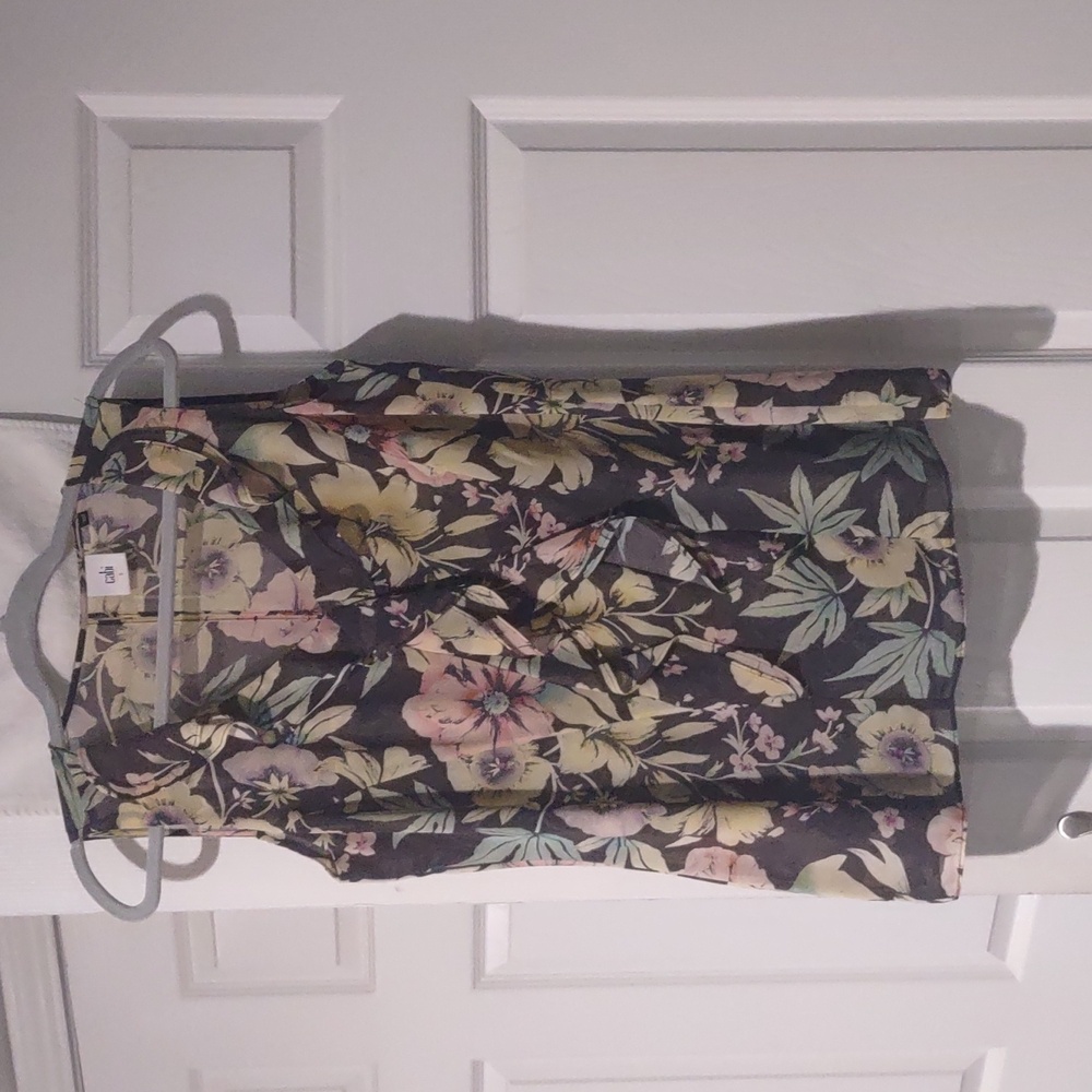 cabi 3265 Osaka Night floral ruffled blouse. Size small
